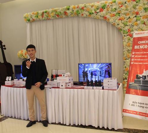 Mua bộ đàm chống ồn cho sân khấu tại Địa Long