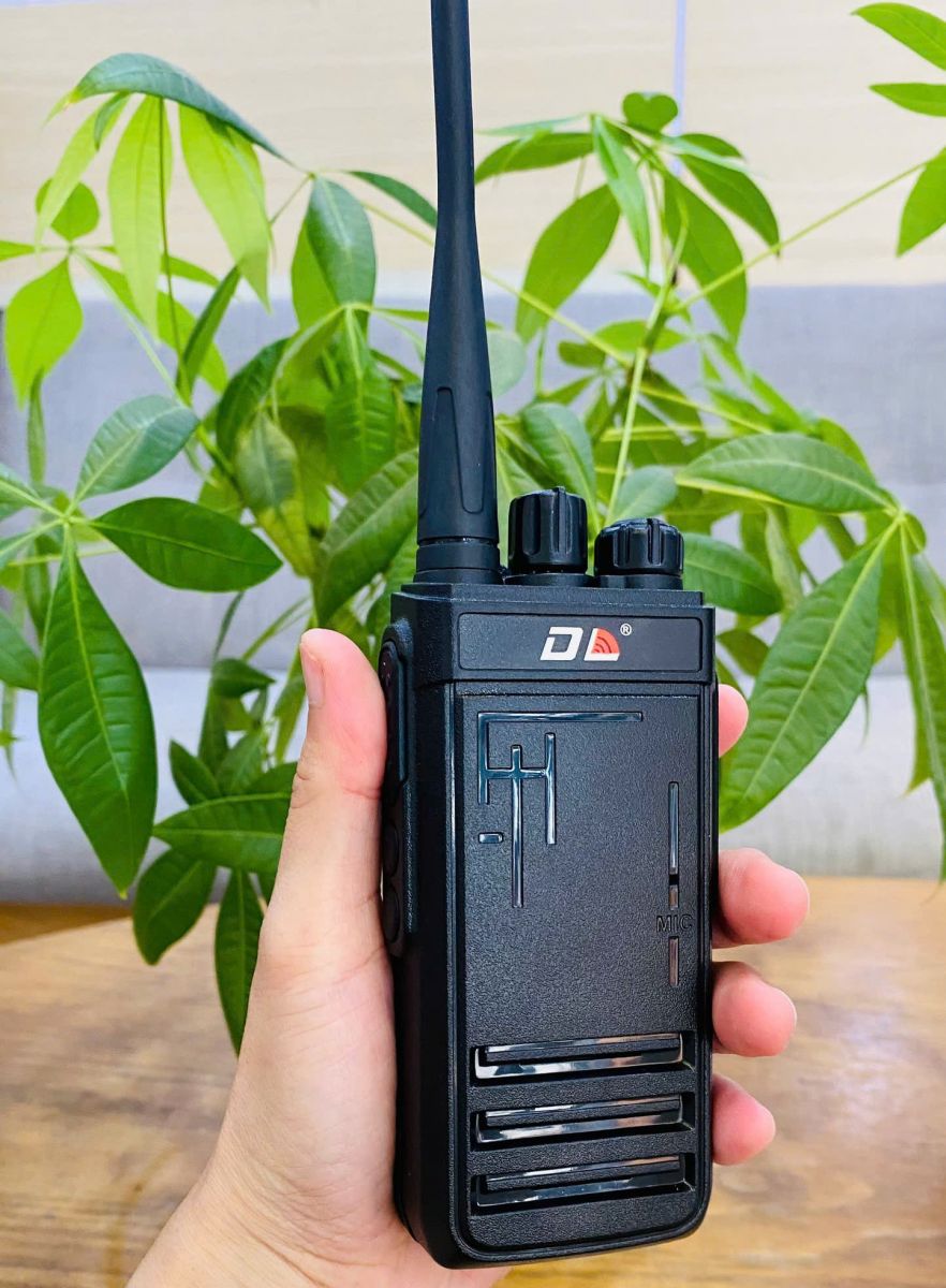 Bộ đàm DL có tốt không? Đánh giá chi tiết từ người dùng thực tế