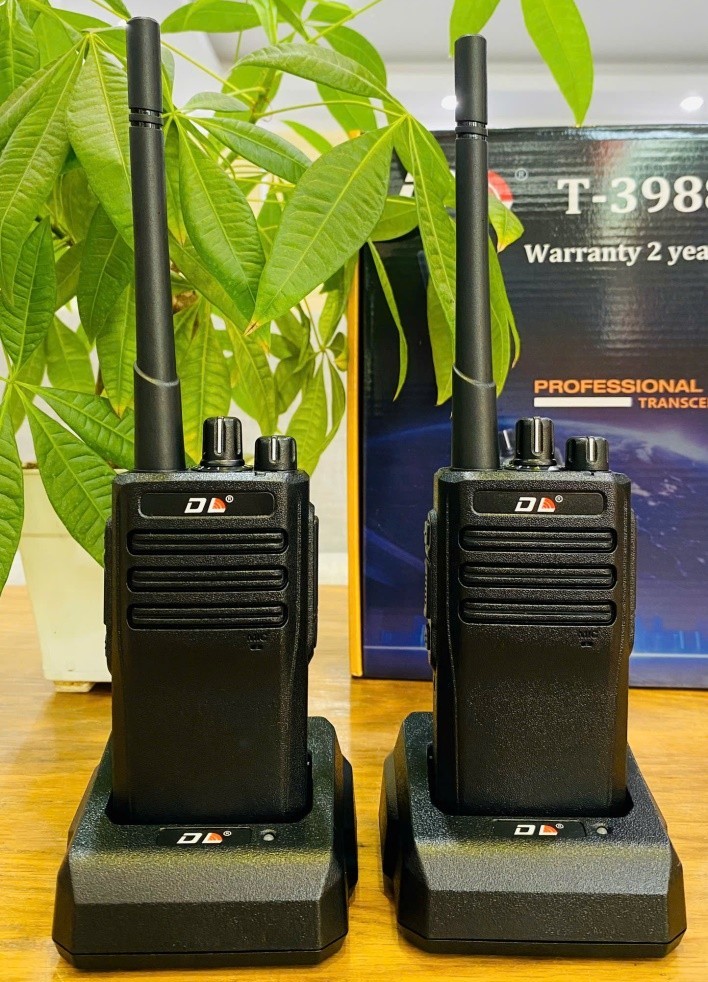 Mua máy bộ đàm DL công nghệ mới tại Địa Long