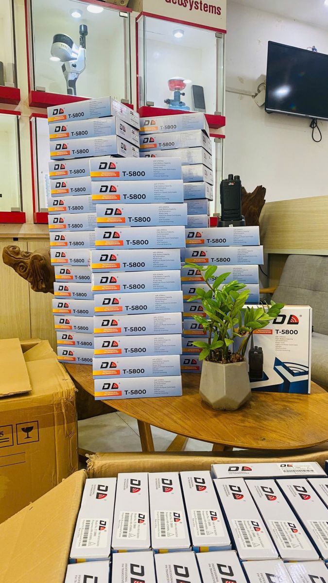 Mua máy bộ đàm giá rẻ cự ly liên lạc ngắn tại Địa Long