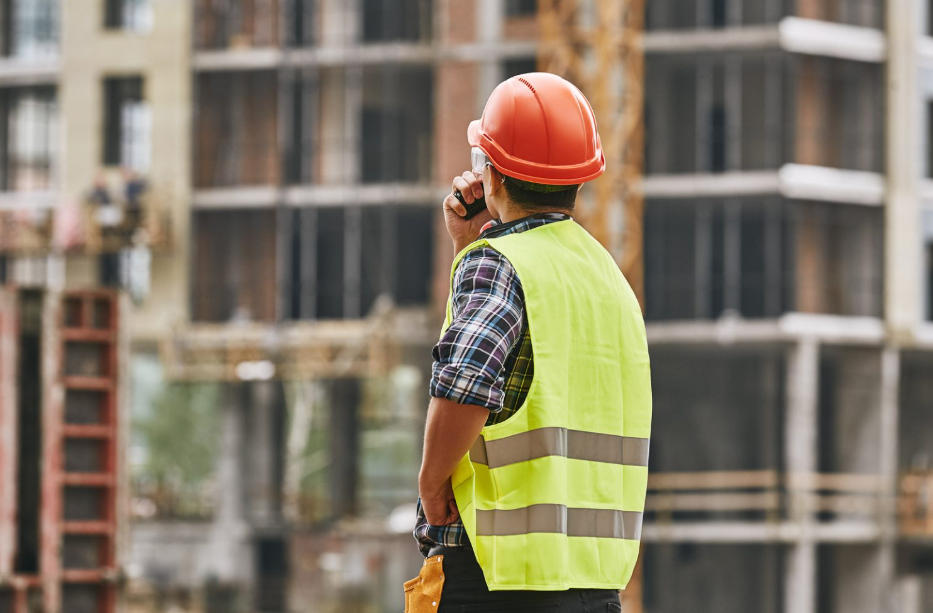 Kinh nghiệm chọn mua máy bộ đàm cho công trường