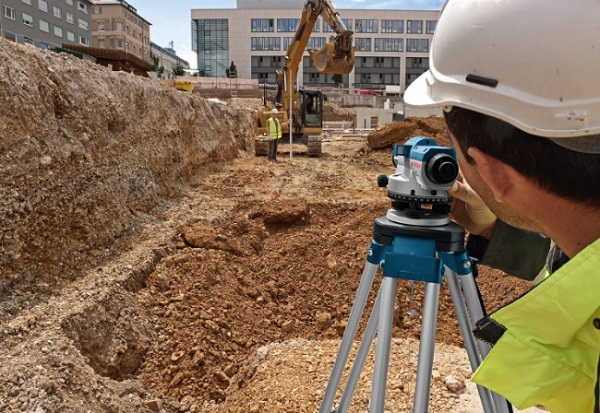 Khi nào cần sửa máy thủy bình? Dấu hiệu không nên bỏ qua