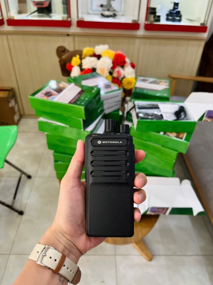 Mua máy bộ đàm Motorola CP 9800 giá rẻ tại Địa Long