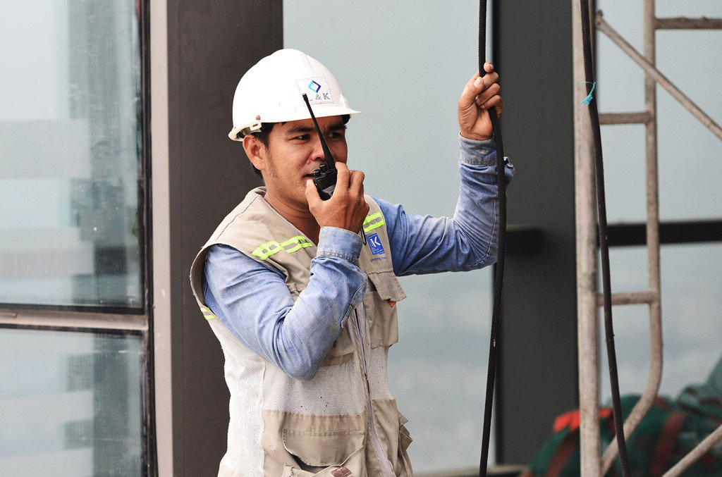 Địa Long – Đơn vị chuyên cung cấp máy bộ đàm cho công trường