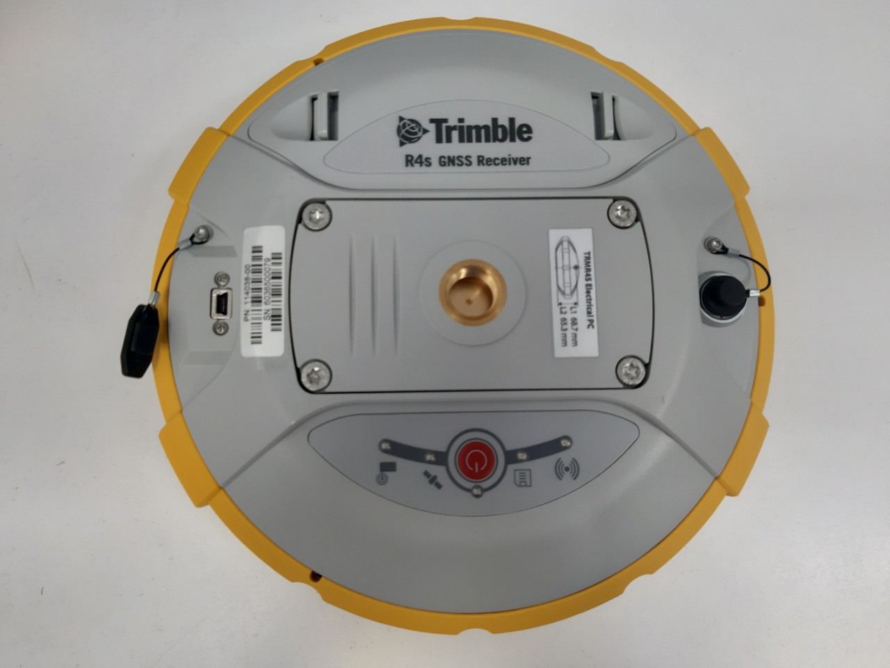 Trimble R4s đáp ứng được mọi nhu cầu, phù hợp với nhiều nhu cầu khảo sát và quá trình xử lý sau đơn giản, từ GIS cho đến các giải pháp tinh vi có khả năng RTK và Trimble RTX.